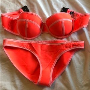 Triangl bikini